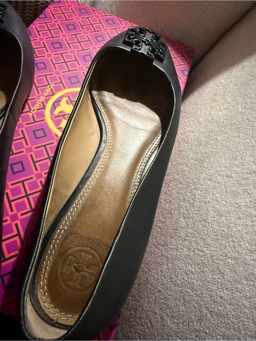 Tory Burch Black Leather Logo Ballet Flats - Picture 13 of 13